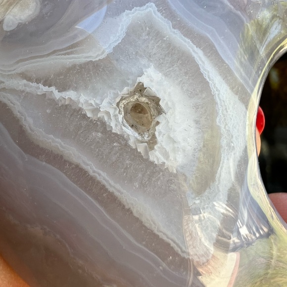 Quartzy Flower Agate Moon Carving - Picture 6 of 8